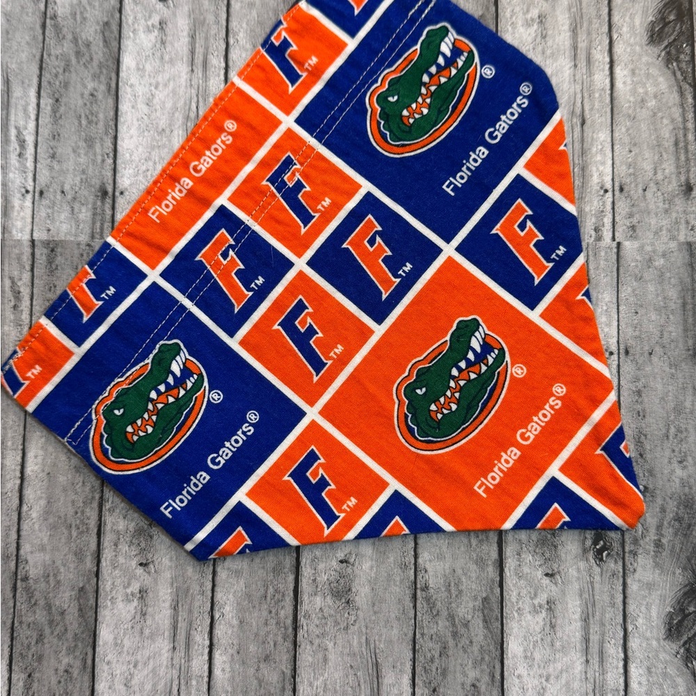 Game Day! Florida Gators reversible animal scarf for over the collar